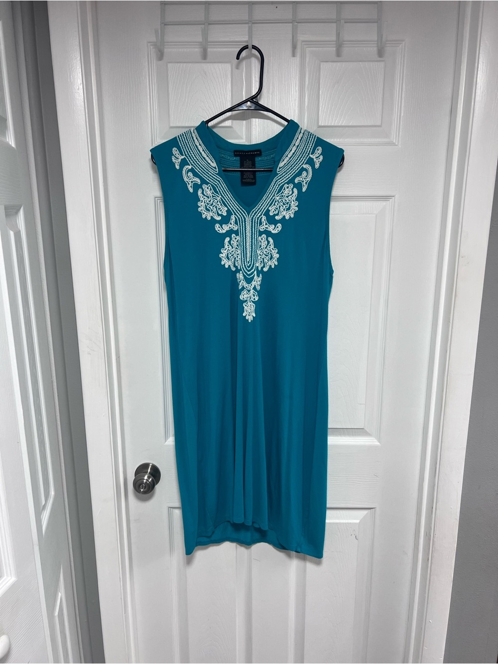 Grace Elements Teal Sleeveless V-Neck Tunic with White Embroidery Size XL